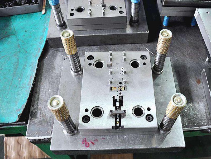 凯里模具制造-01